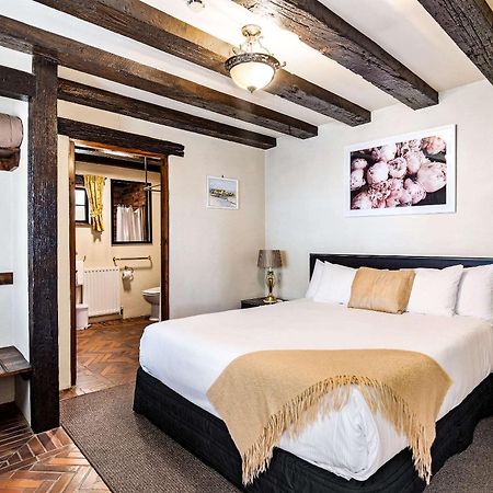 The Honest Lawyer, Ascend Hotel Collection Нельсон Екстер'єр фото